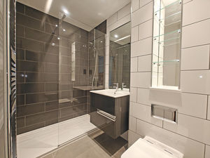 Photo 16- click for photo gallery